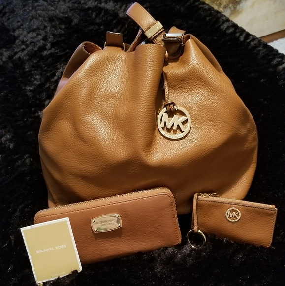 Michael Kors Fulton large handbag and accessories - Picture 1 of 8